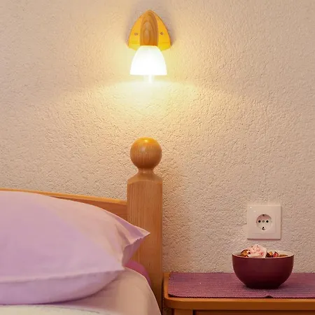 Mande And Kate Baška Voda